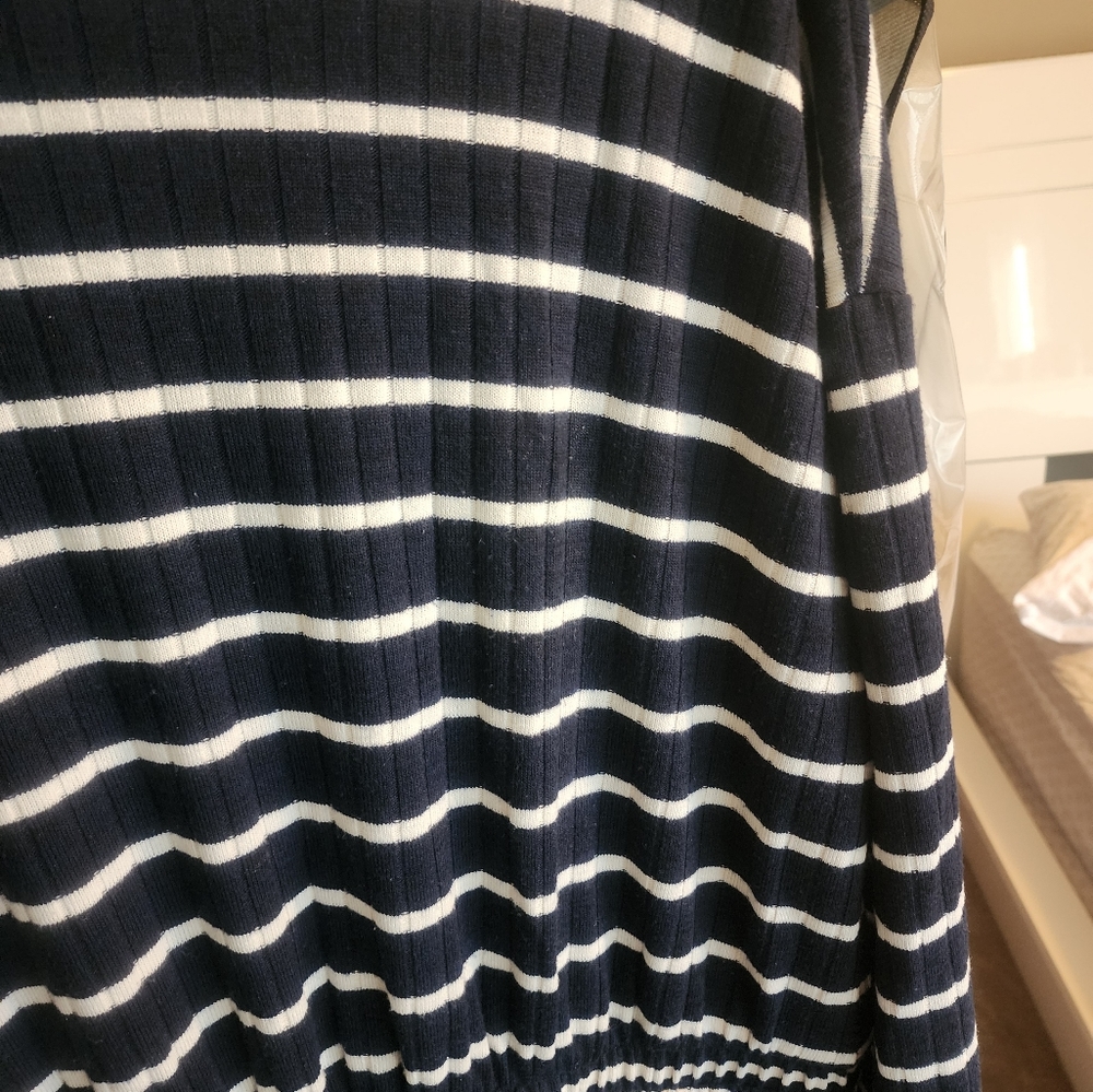 Dress - Picture 3 of 5